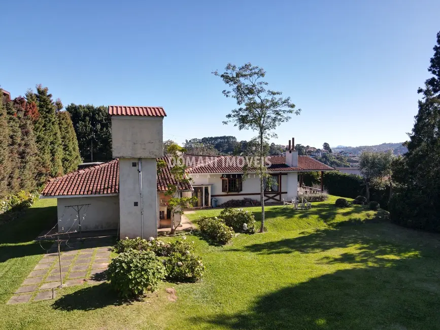 Foto 2 de Casa com 3 quartos à venda, 297m2 em Campos Do Jordao - SP