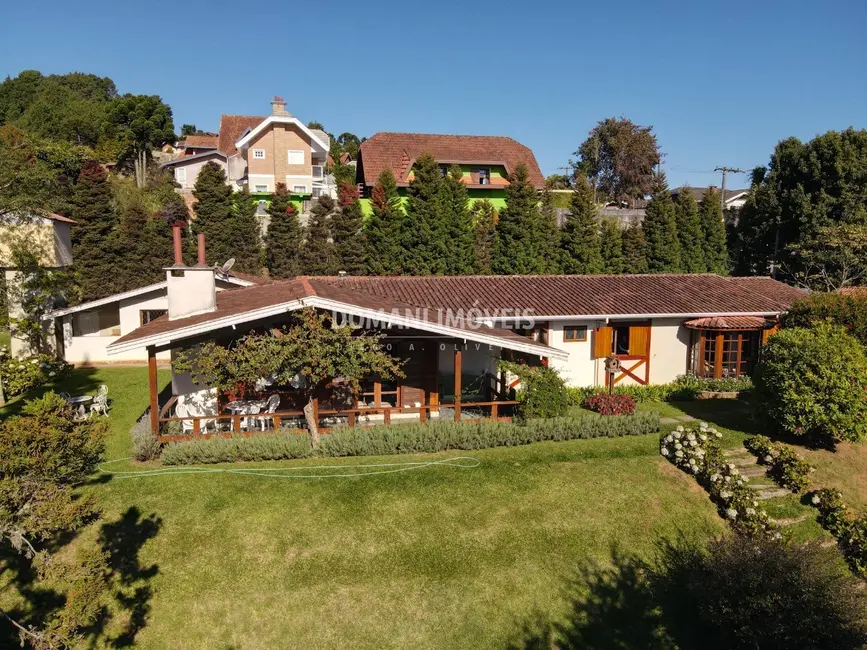 Foto 1 de Casa com 3 quartos à venda, 297m2 em Campos Do Jordao - SP