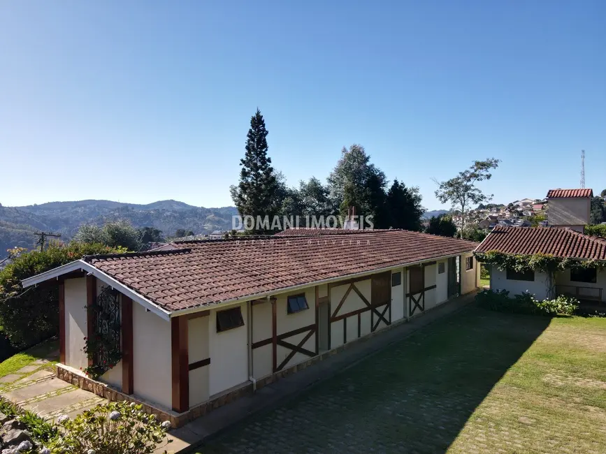 Foto 3 de Casa com 3 quartos à venda, 297m2 em Campos Do Jordao - SP