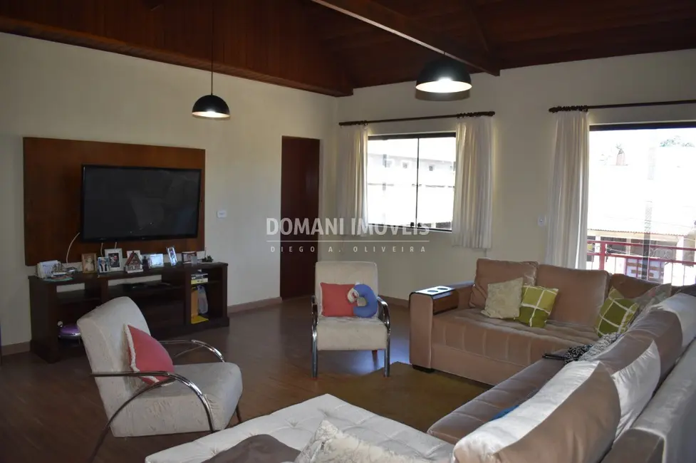 Foto 6 de Casa com 4 quartos à venda em Campos Do Jordao - SP