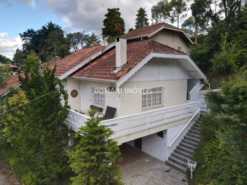 Foto 2 de Casa de Condomínio com 2 quartos à venda, 92m2 em Campos Do Jordao - SP