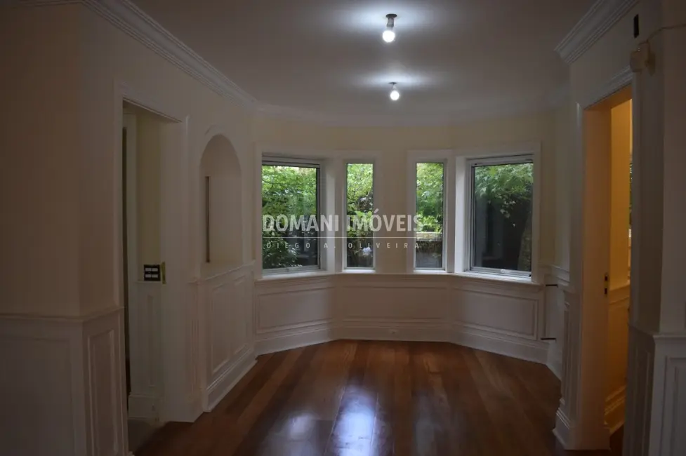 Casa de Condomínio com 4 quartos à venda, 1500m2 em Campos Do Jordao - SP - imagem 9 Foto 9 de Casa de Condomínio com 4 quartos à venda, 1500m2 em Campos Do Jordao - SP