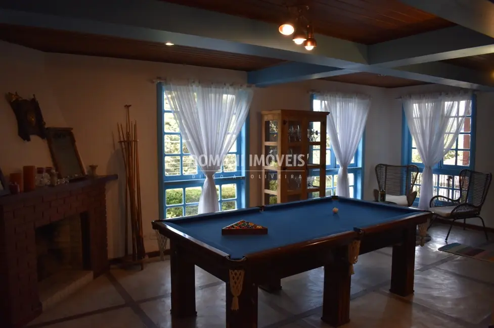 Foto 9 de Casa de Condomínio com 4 quartos à venda, 115m2 em Campos Do Jordao - SP