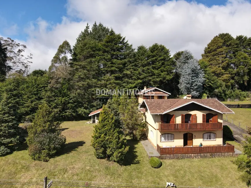 Foto 3 de Casa com 3 quartos à venda, 262m2 em Campos Do Jordao - SP