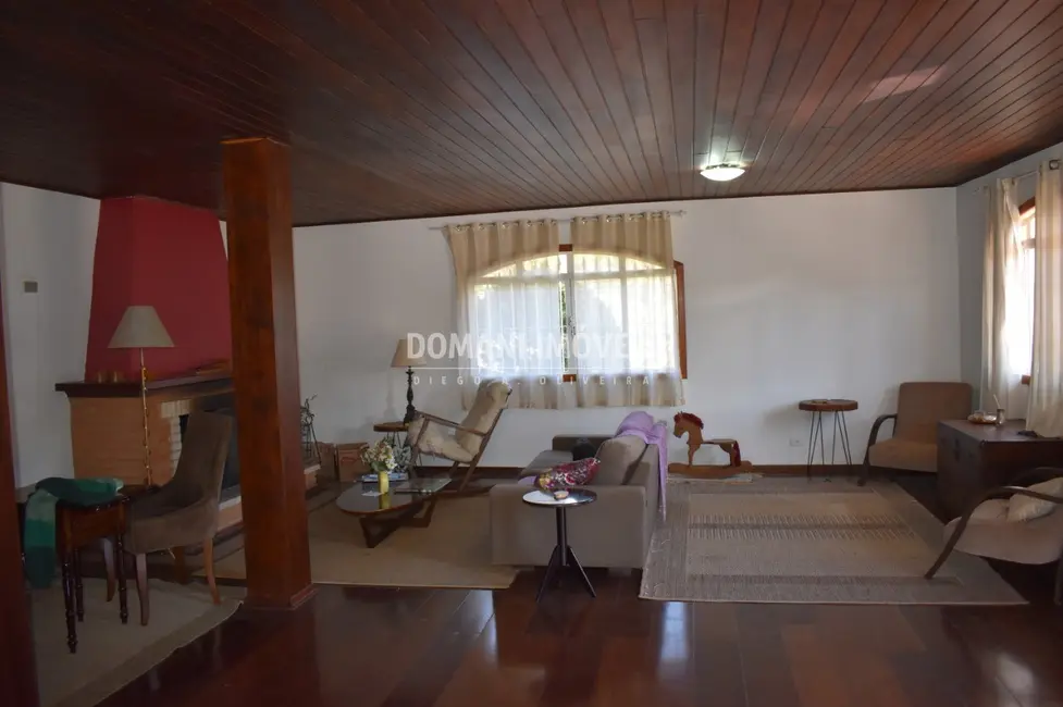 Foto 8 de Casa com 3 quartos à venda, 262m2 em Campos Do Jordao - SP