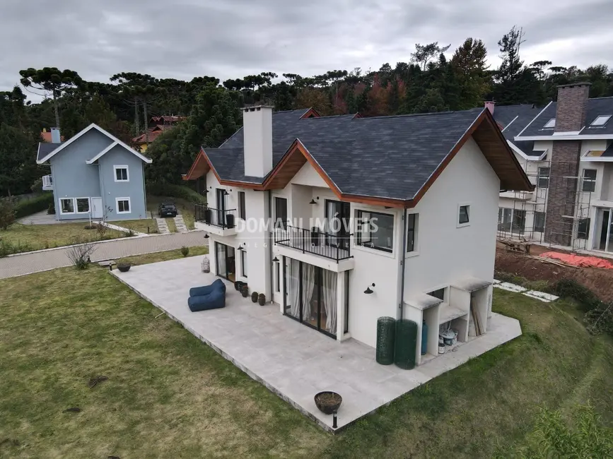 Foto 2 de Casa de Condomínio com 4 quartos à venda, 258m2 em Campos Do Jordao - SP