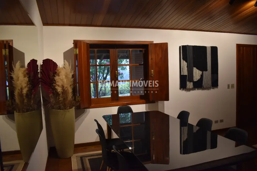 Foto 9 de Casa de Condomínio com 3 quartos à venda, 223m2 em Campos Do Jordao - SP