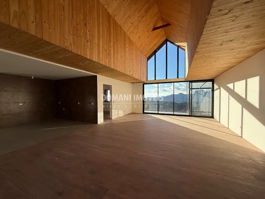 Foto 8 de Casa com 3 quartos à venda, 225m2 em Campos Do Jordao - SP