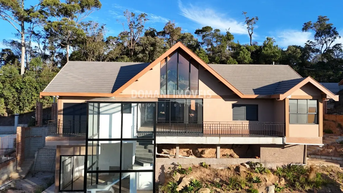 Foto 2 de Casa com 3 quartos à venda, 225m2 em Campos Do Jordao - SP