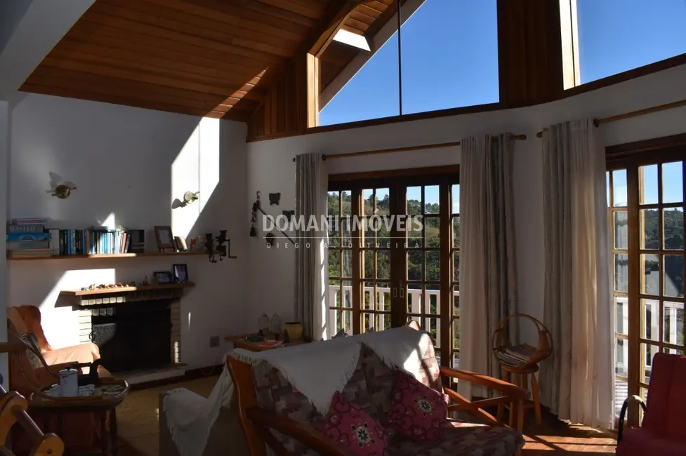 Foto 8 de Casa de Condomínio com 3 quartos à venda, 216m2 em Campos Do Jordao - SP