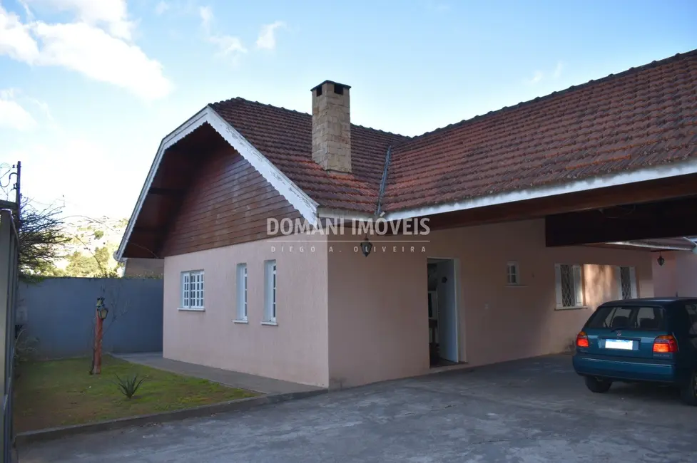 Foto 1 de Casa com 3 quartos à venda, 315m2 em Campos Do Jordao - SP