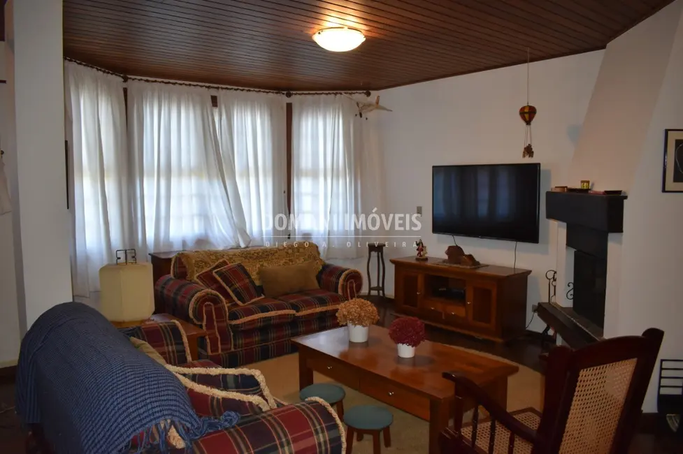 Apartamento com 3 quartos à venda, 142m2 em Campos Do Jordao - SP - imagem 8 Foto 8 de Apartamento com 3 quartos à venda, 142m2 em Campos Do Jordao - SP