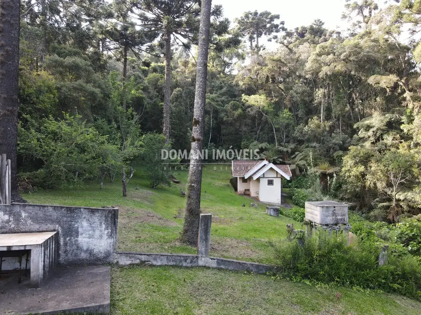 Foto 3 de Casa com 4 quartos à venda, 183m2 em Campos Do Jordao - SP