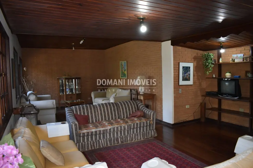 Foto 8 de Casa de Condomínio com 4 quartos à venda, 93m2 em Campos Do Jordao - SP