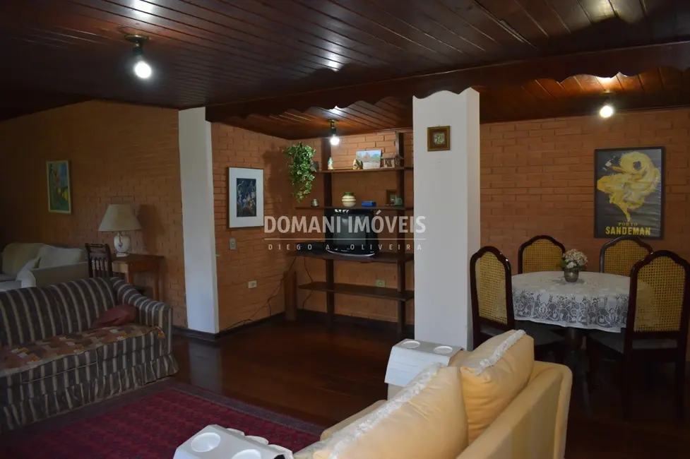 Foto 9 de Casa de Condomínio com 4 quartos à venda, 93m2 em Campos Do Jordao - SP
