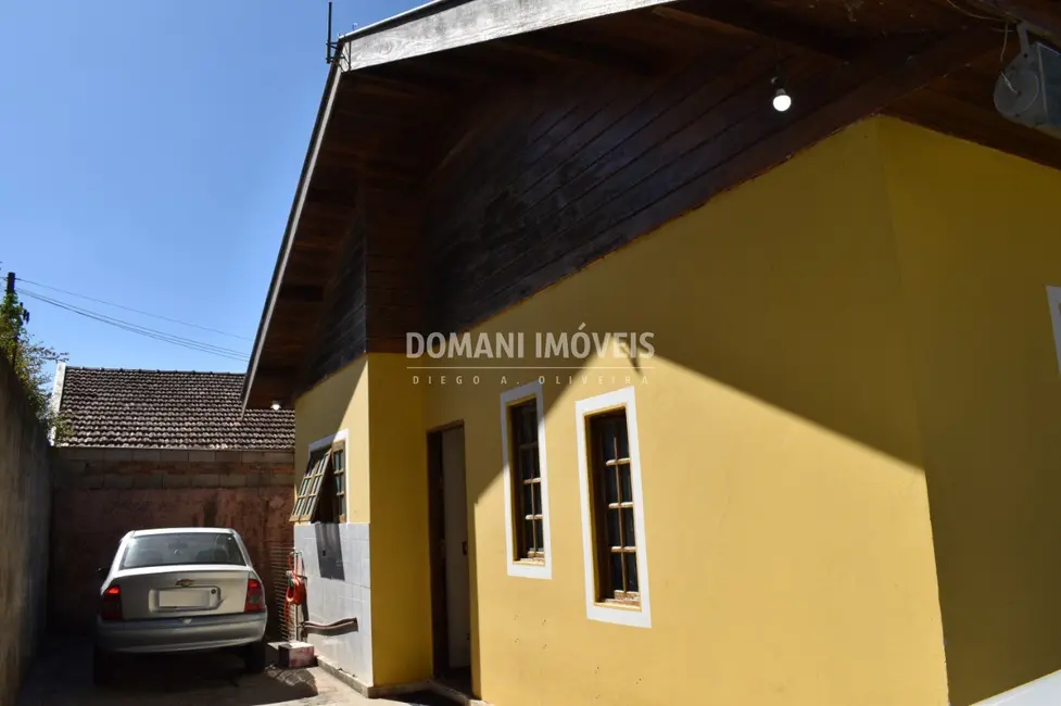 Foto 3 de Casa com 3 quartos à venda, 177m2 em Campos Do Jordao - SP