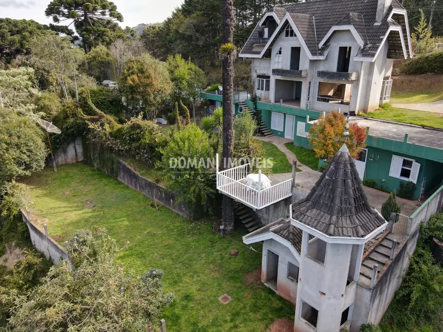 Casa com 3 quartos à venda, 182m2 em Campos Do Jordao - SP - imagem 4 Foto 4 de Casa com 3 quartos à venda, 182m2 em Campos Do Jordao - SP