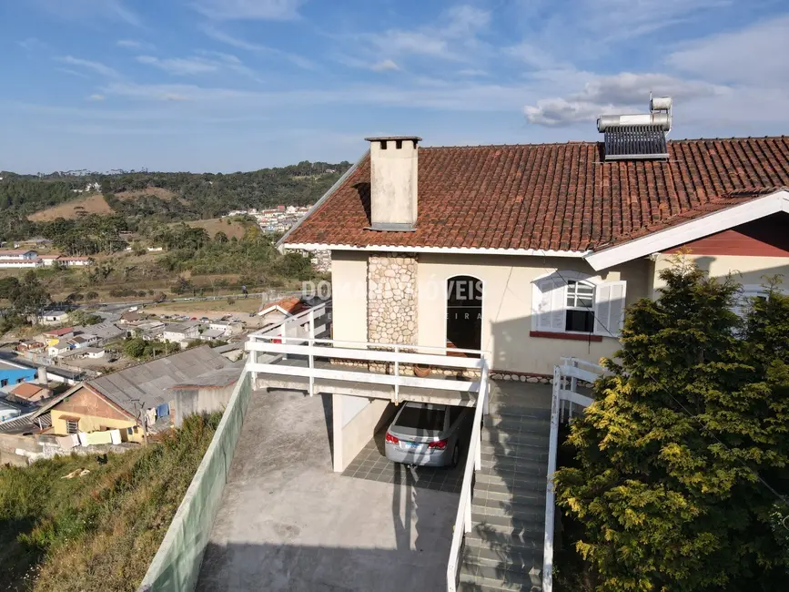 Foto 6 de Casa com 3 quartos à venda, 175m2 em Campos Do Jordao - SP