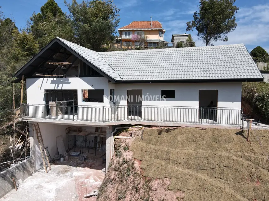 Foto 2 de Casa com 3 quartos à venda, 210m2 em Campos Do Jordao - SP