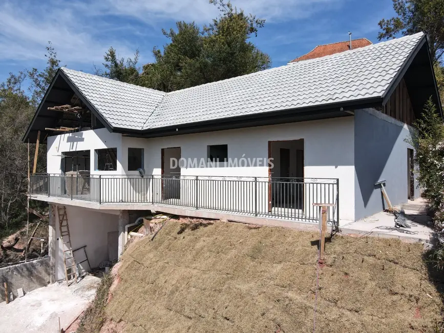 Foto 5 de Casa com 3 quartos à venda, 210m2 em Campos Do Jordao - SP