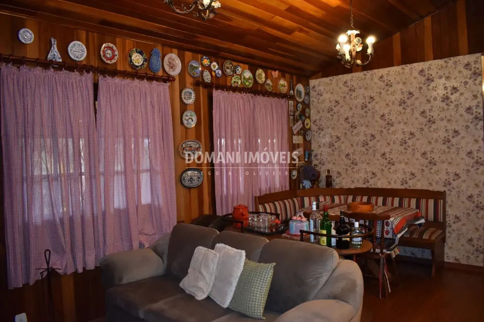 Foto 8 de Casa de Condomínio com 3 quartos à venda, 215m2 em Campos Do Jordao - SP