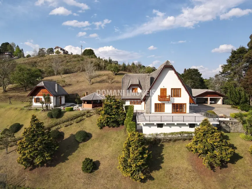 Foto 1 de Casa com 3 quartos à venda, 305m2 em Campos Do Jordao - SP