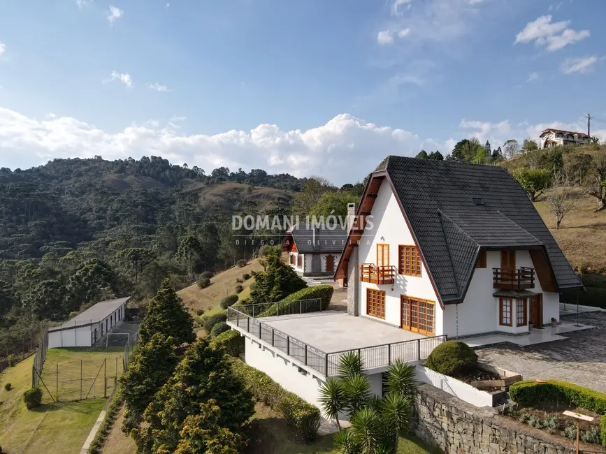 Foto 3 de Casa com 3 quartos à venda, 305m2 em Campos Do Jordao - SP