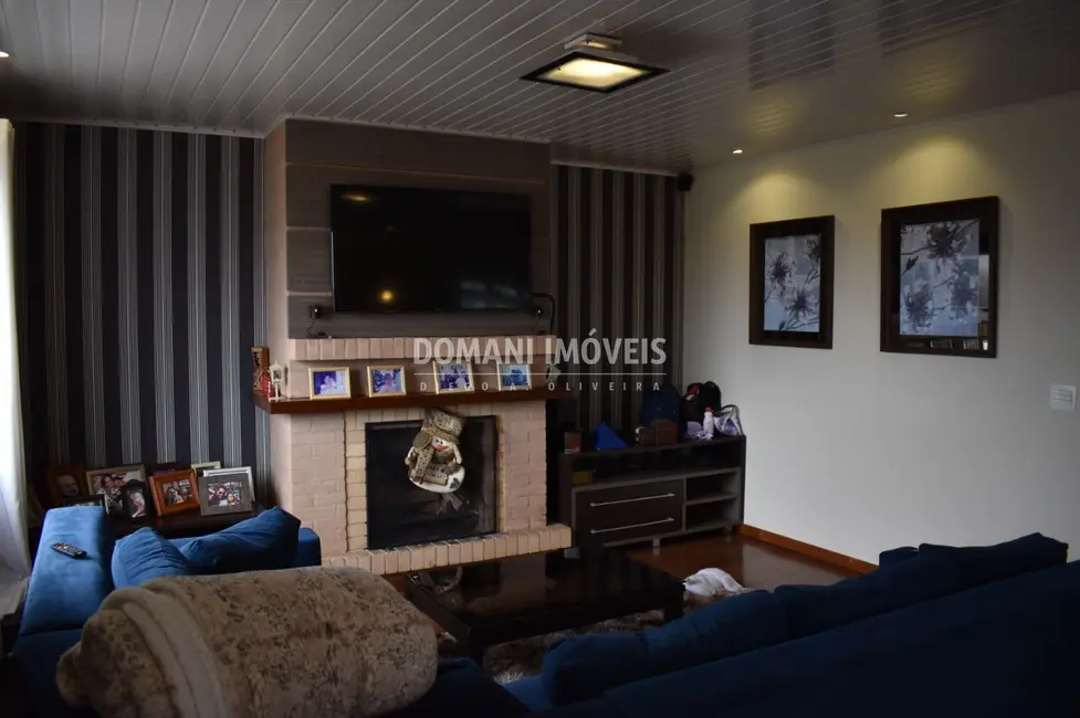 Foto 7 de Casa com 5 quartos à venda, 230m2 em Campos Do Jordao - SP