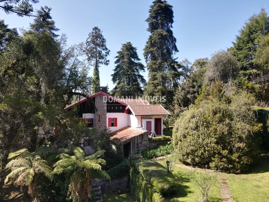 Foto 2 de Casa com 4 quartos à venda, 340m2 em Campos Do Jordao - SP