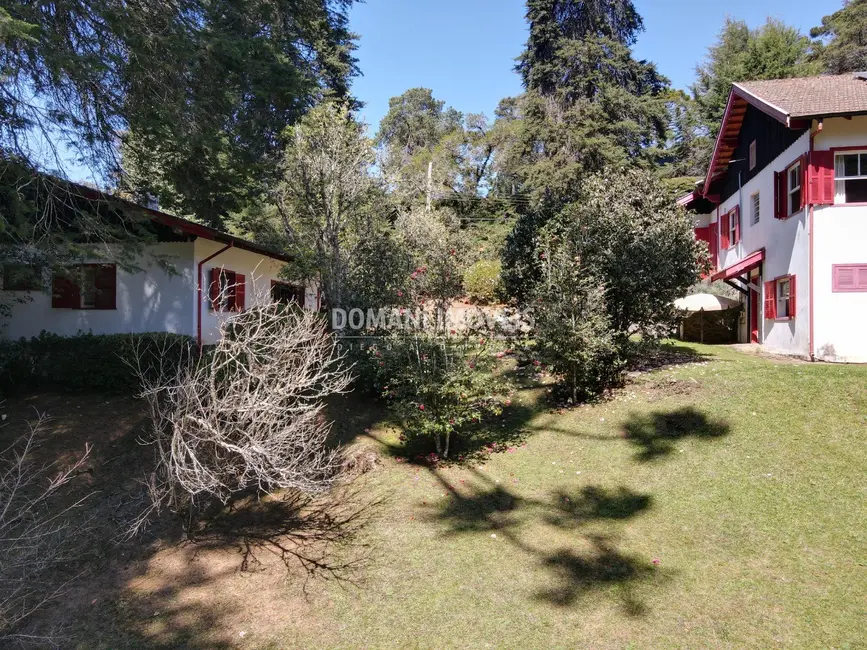 Foto 3 de Casa com 4 quartos à venda, 340m2 em Campos Do Jordao - SP