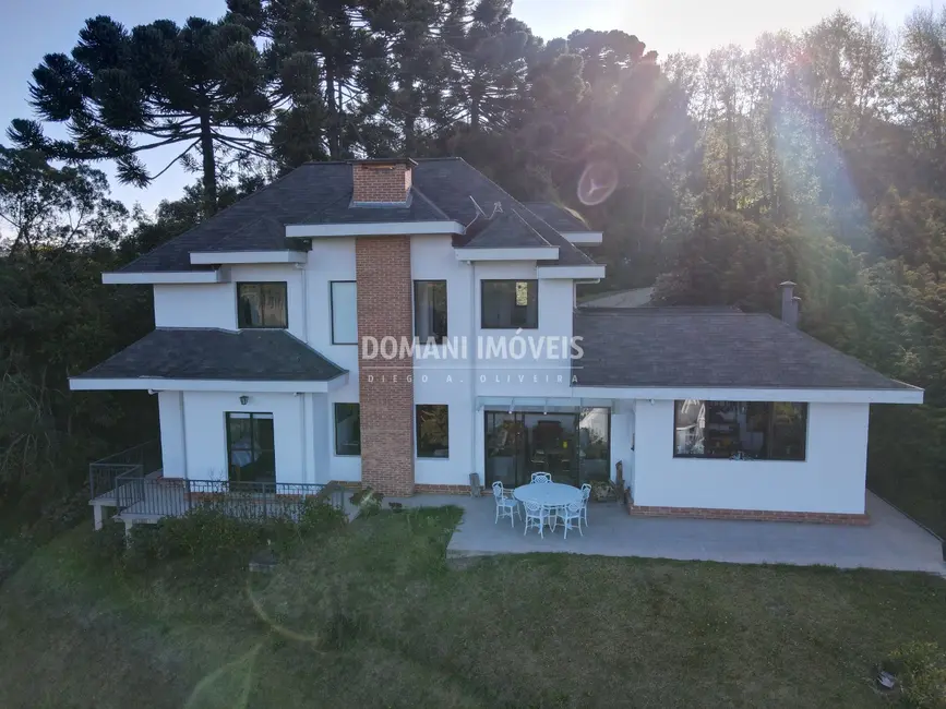 Casa de Condomínio com 4 quartos à venda, 197m2 em Campos Do Jordao - SP - imagem 4 Foto 4 de Casa de Condomínio com 4 quartos à venda, 197m2 em Campos Do Jordao - SP
