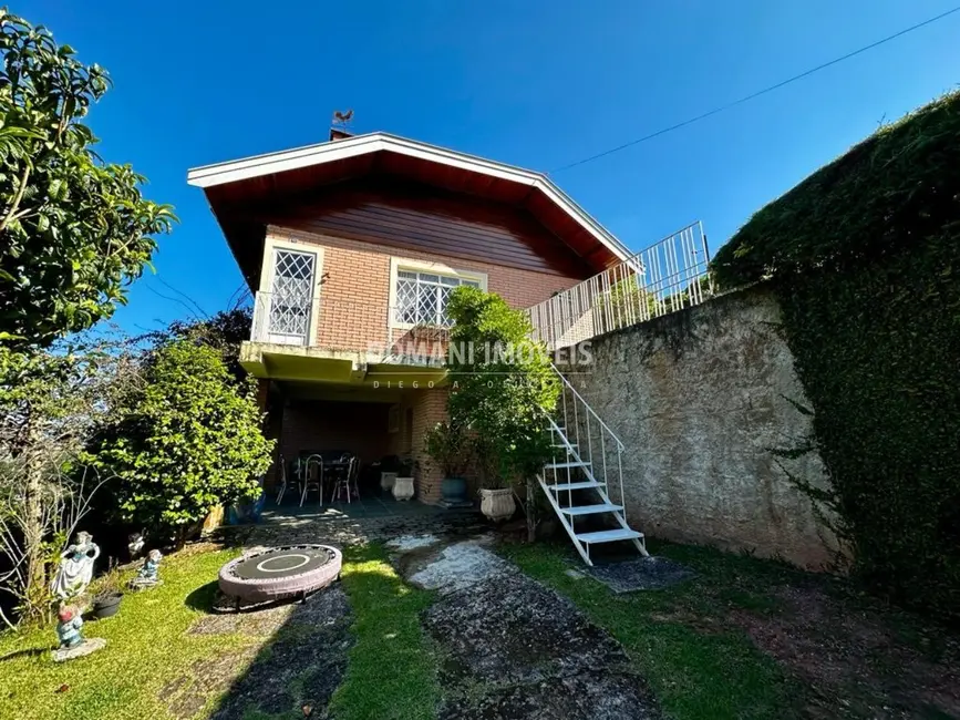 Foto 1 de Casa de Condomínio com 4 quartos à venda e para alugar, 170m2 em Campos Do Jordao - SP