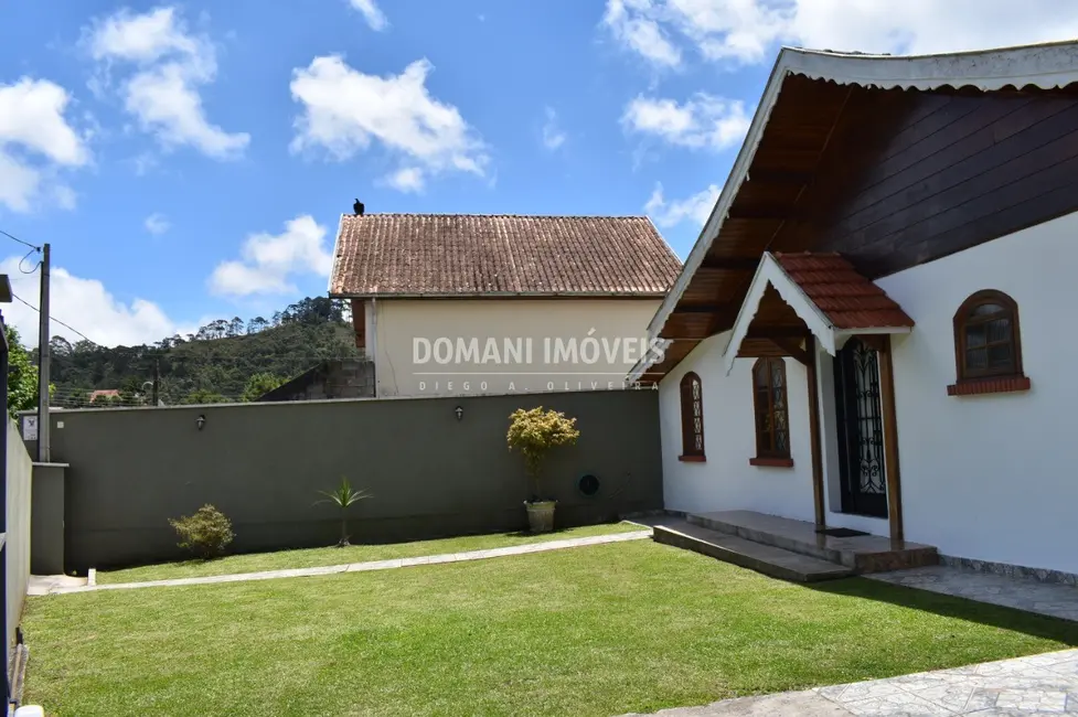 Foto 4 de Casa com 4 quartos à venda, 183m2 em Campos Do Jordao - SP