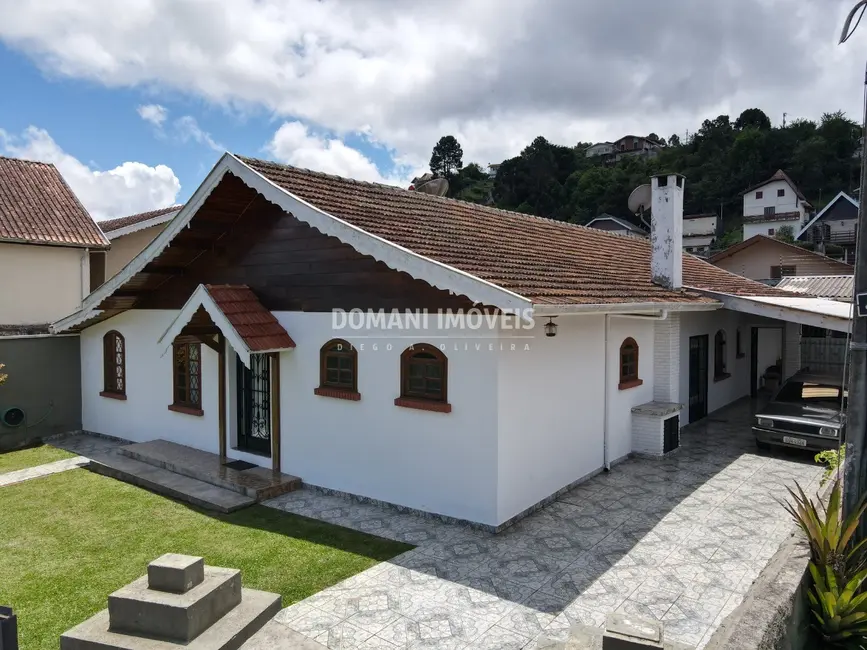 Foto 6 de Casa com 4 quartos à venda, 183m2 em Campos Do Jordao - SP