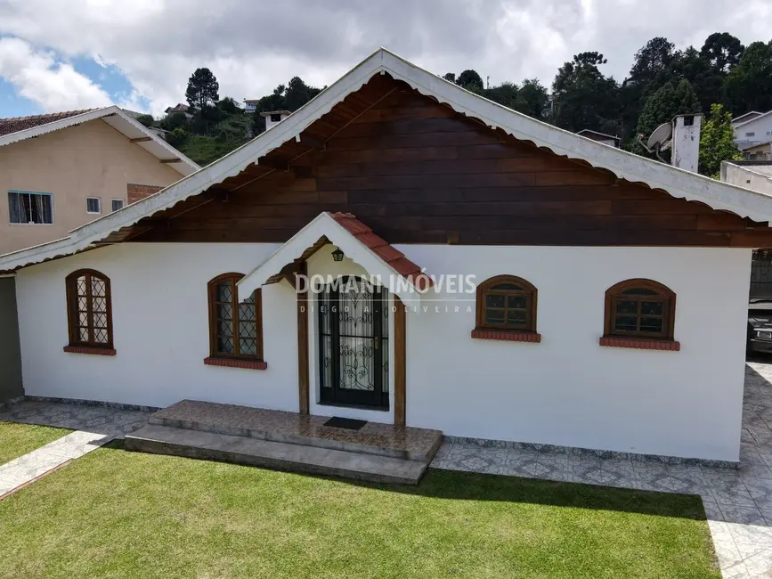 Foto 2 de Casa com 4 quartos à venda, 183m2 em Campos Do Jordao - SP