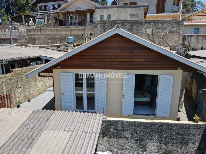 Foto 2 de Casa com 3 quartos à venda, 137m2 em Campos Do Jordao - SP