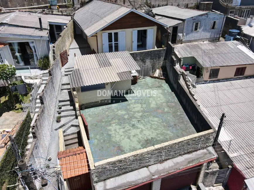 Casa com 3 quartos à venda, 137m2 em Campos Do Jordao - SP - imagem 5 Foto 5 de Casa com 3 quartos à venda, 137m2 em Campos Do Jordao - SP