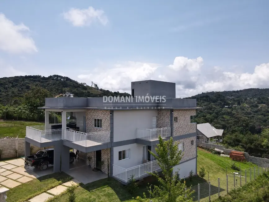 Foto 1 de Casa com 4 quartos à venda, 272m2 em Campos Do Jordao - SP