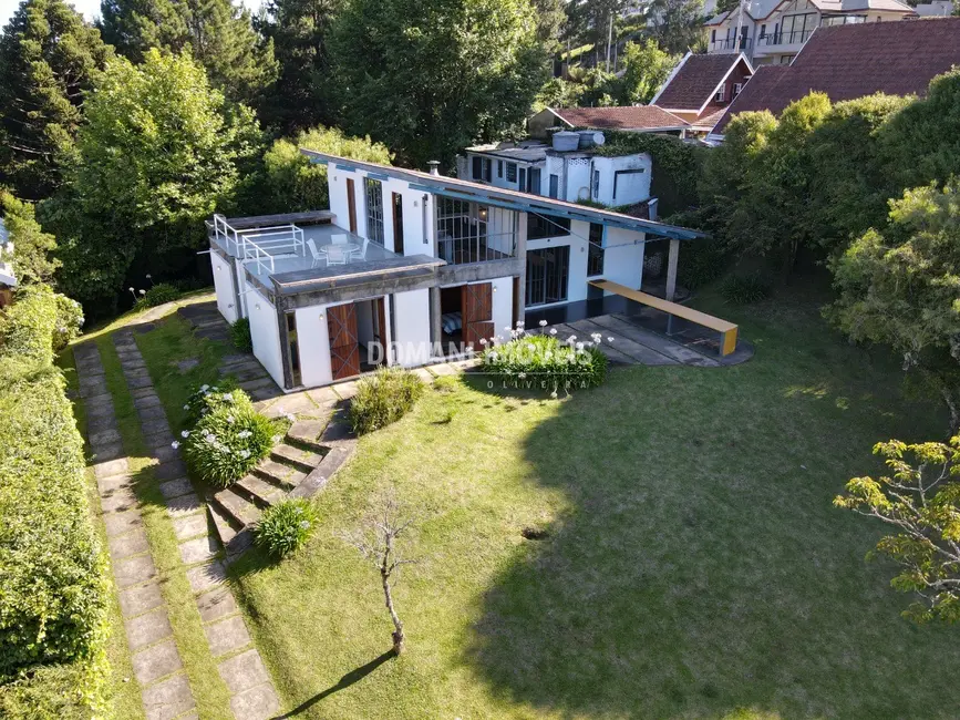 Foto 5 de Casa com 4 quartos à venda, 210m2 em Campos Do Jordao - SP