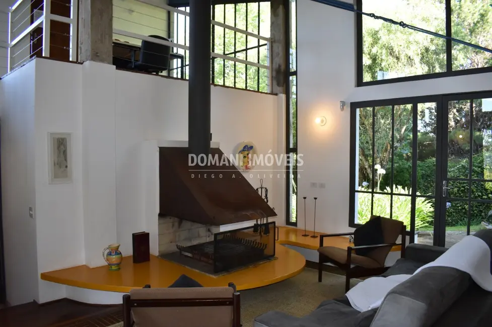 Foto 9 de Casa com 4 quartos à venda, 210m2 em Campos Do Jordao - SP