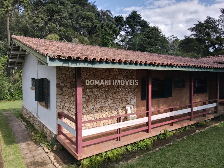 Foto 2 de Casa com 6 quartos à venda, 225m2 em Campos Do Jordao - SP