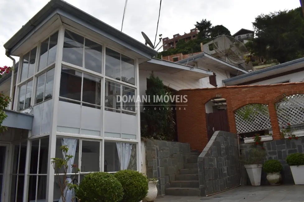 Foto 1 de Casa com 3 quartos à venda, 312m2 em Campos Do Jordao - SP