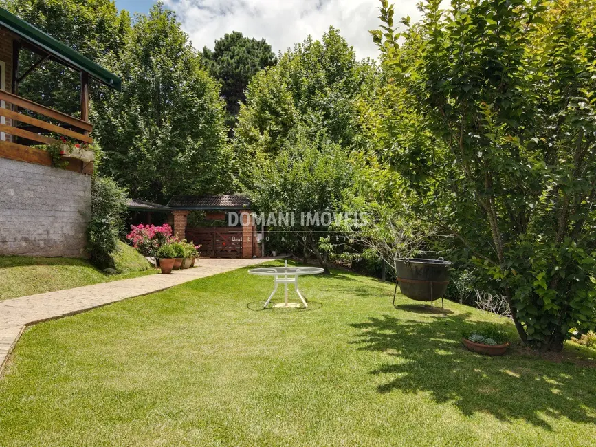 Foto 5 de Casa com 4 quartos à venda, 294m2 em Campos Do Jordao - SP