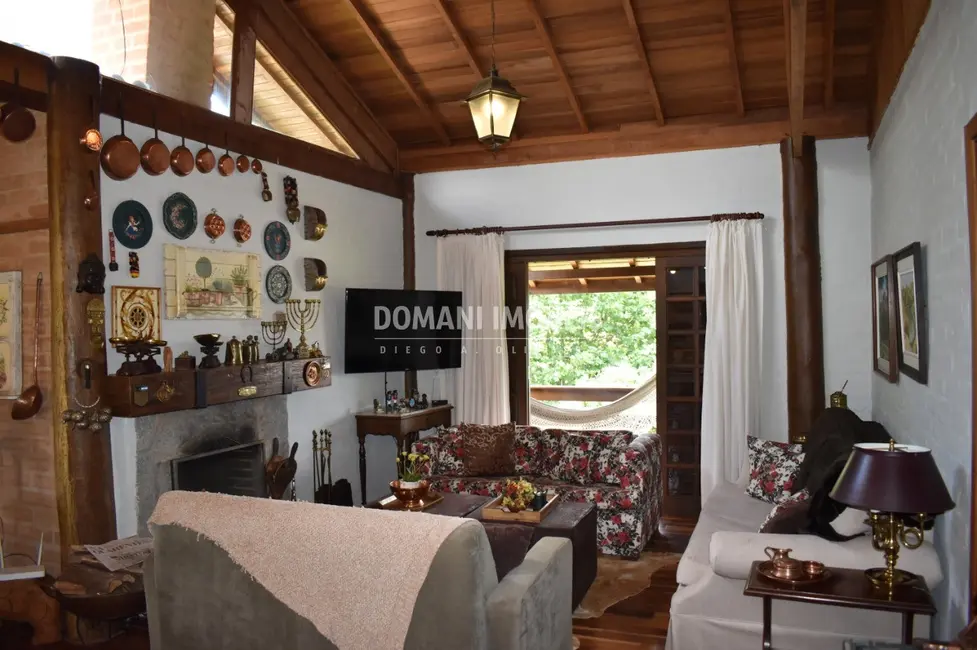 Foto 9 de Casa com 4 quartos à venda, 294m2 em Campos Do Jordao - SP