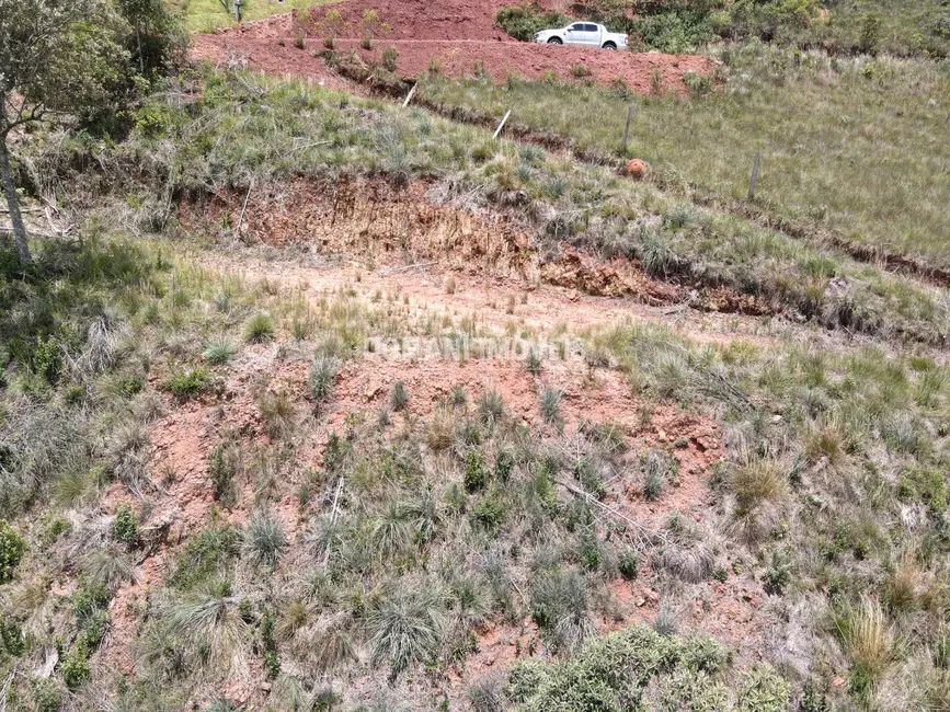 Foto 3 de Terreno / Lote à venda, 1060m2 em Campos Do Jordao - SP