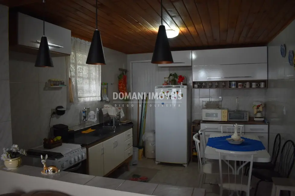 Foto 9 de Casa com 2 quartos à venda, 82m2 em Campos Do Jordao - SP