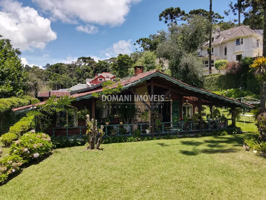 Foto 1 de Casa com 3 quartos à venda, 245m2 em Campos Do Jordao - SP