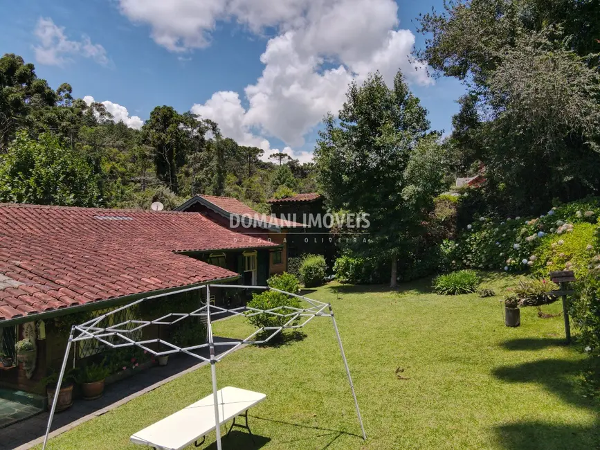 Foto 2 de Casa com 3 quartos à venda, 245m2 em Campos Do Jordao - SP