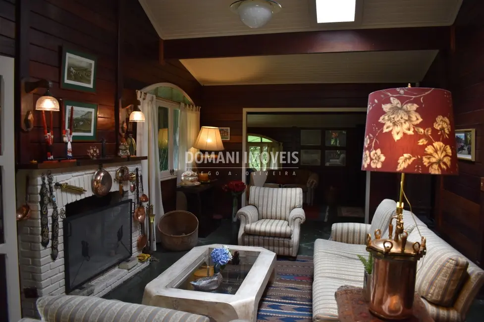 Foto 7 de Casa com 3 quartos à venda, 245m2 em Campos Do Jordao - SP