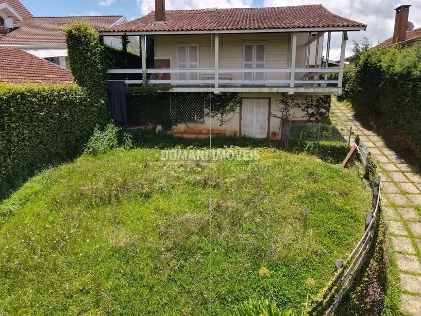 Casa com 3 quartos à venda e para alugar, 420m2 em Campos Do Jordao - SP - imagem 4 Foto 4 de Casa com 3 quartos à venda e para alugar, 420m2 em Campos Do Jordao - SP